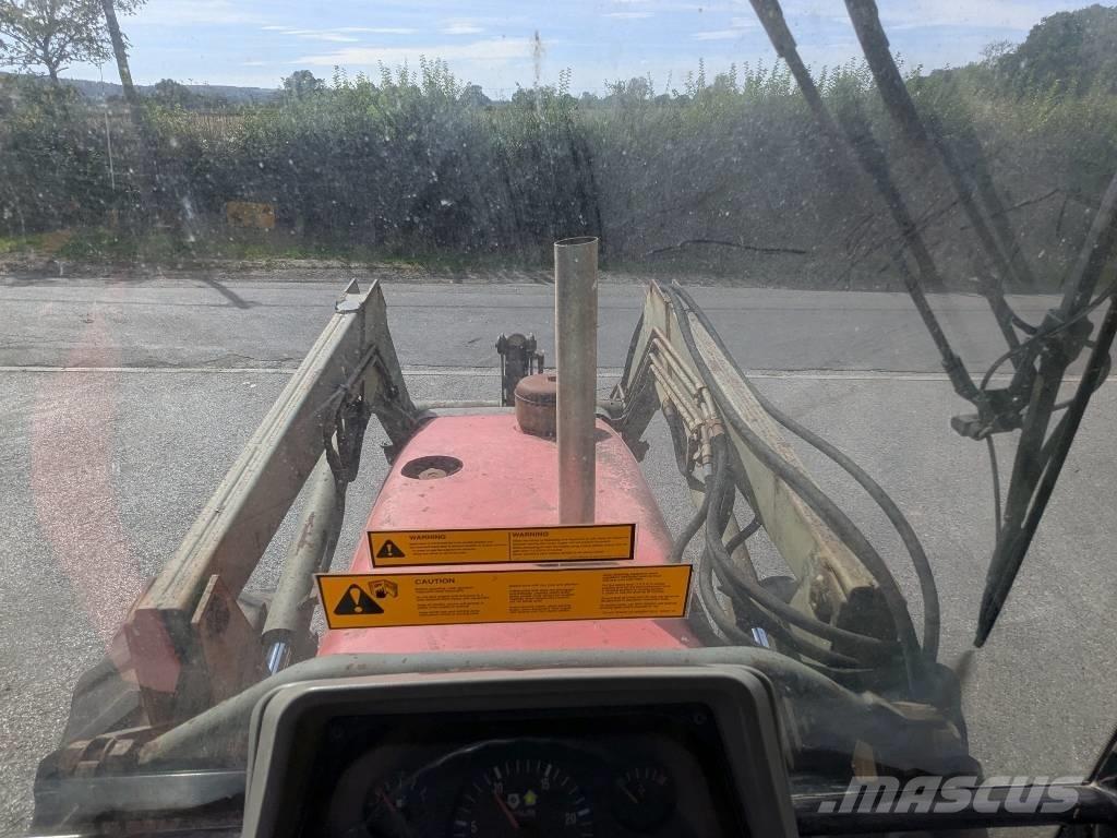 Massey Ferguson 6120 Traktorji