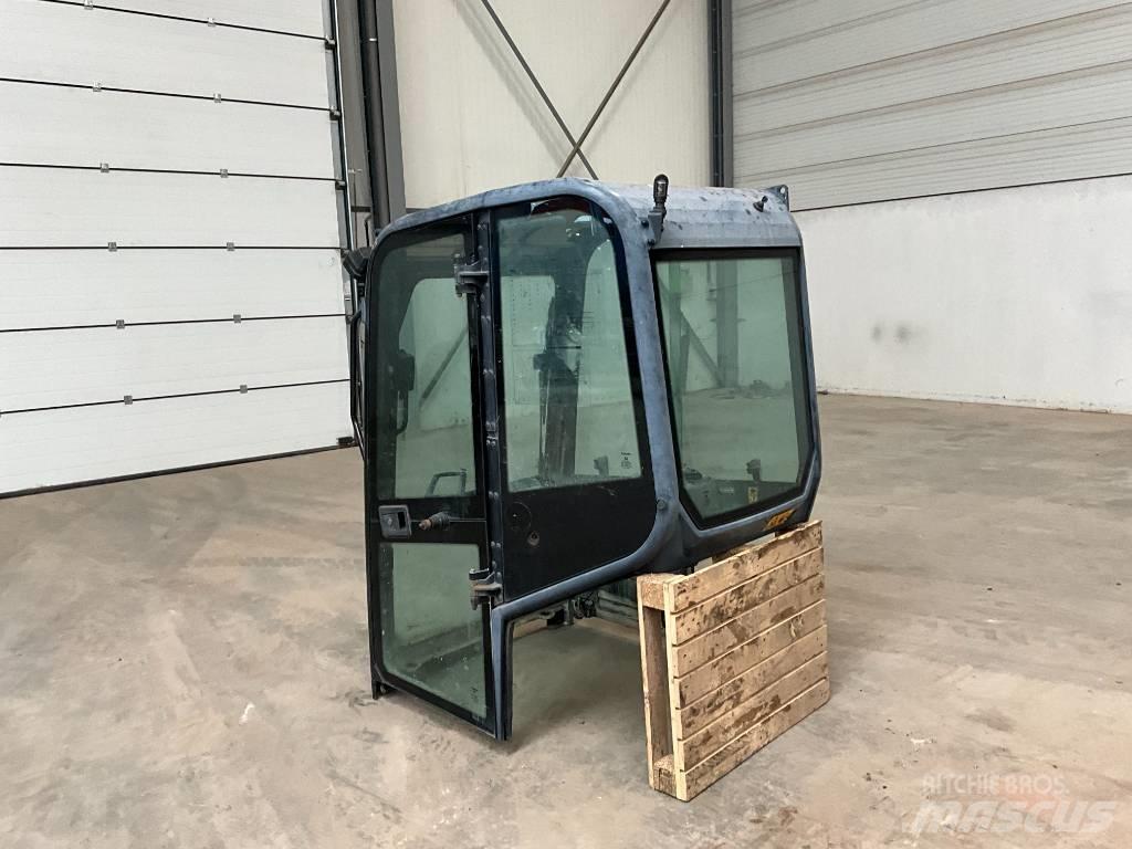 Kubota U 27-4 Kabine in notranjost