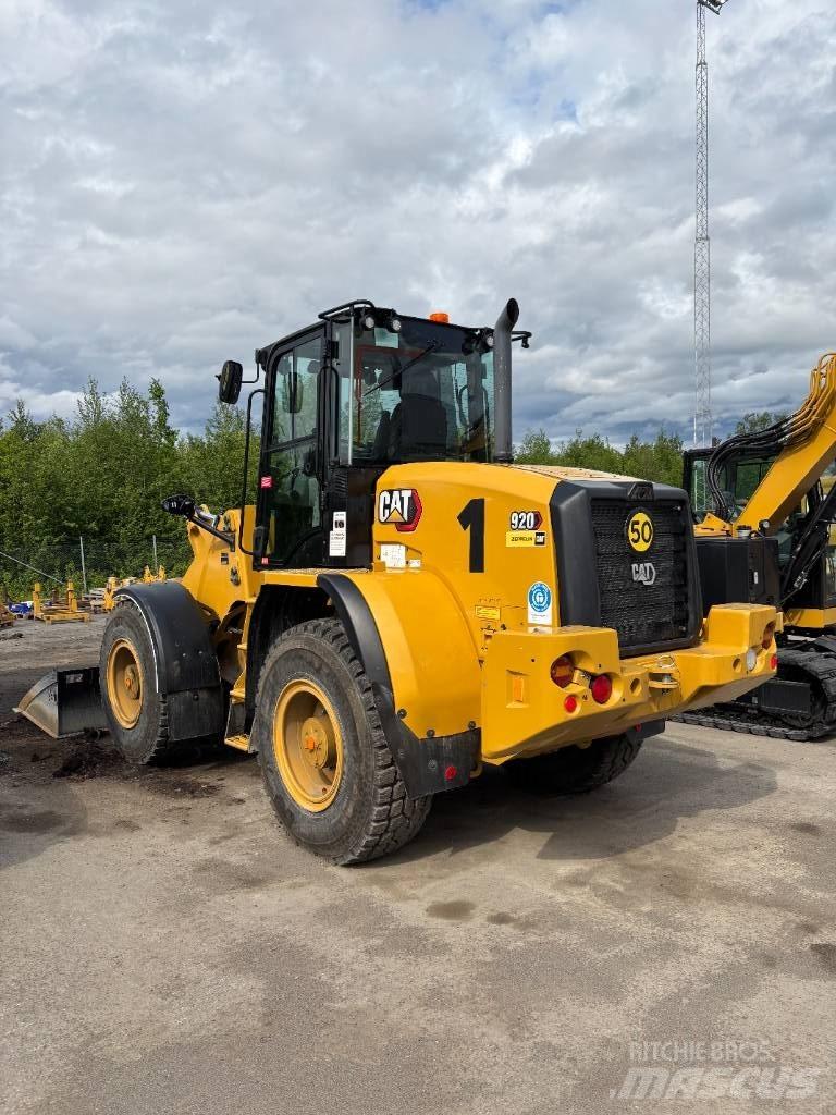 CAT 920 Kolesni nakladalci