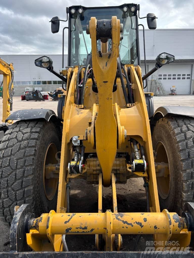 CAT 920 Kolesni nakladalci