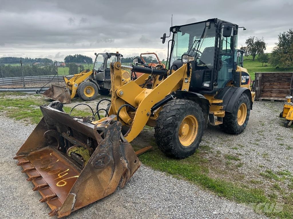 CAT 908M Radlader Kolesni nakladalci