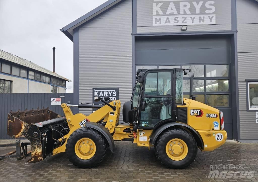 CAT 906M Kolesni nakladalci