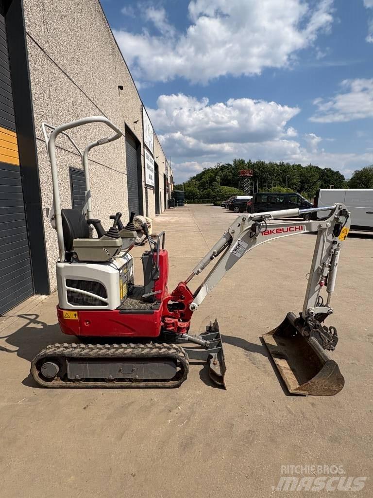 Takeuchi TB 210 R Mini bagri <7t