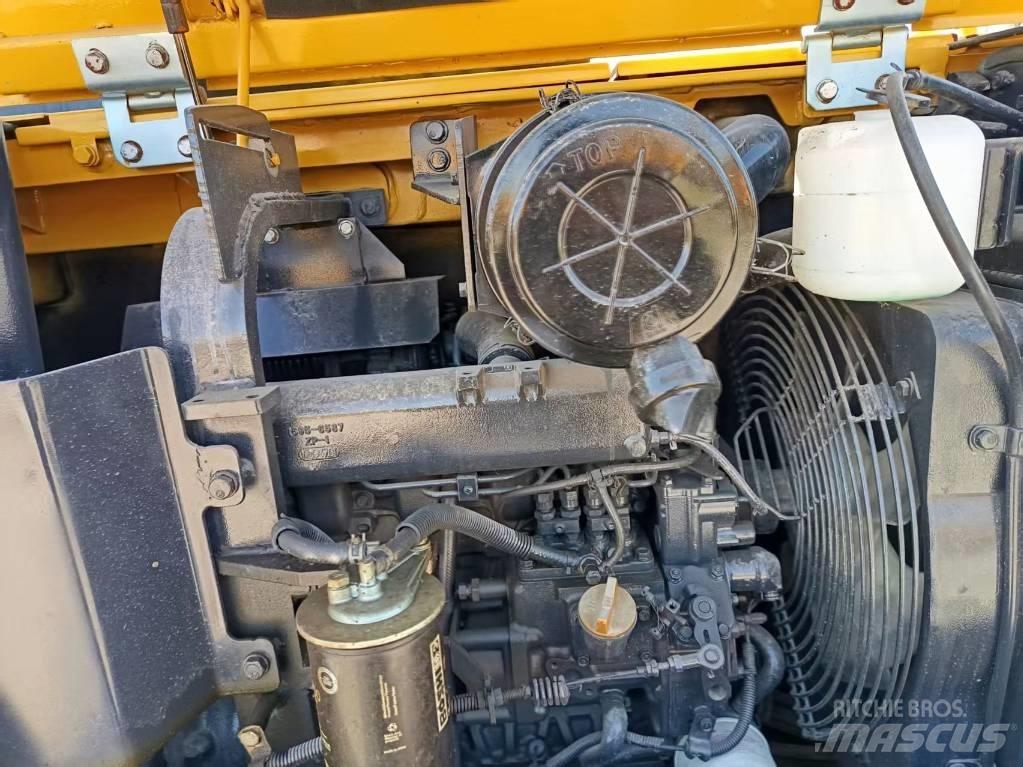 Komatsu PC56 Bagri goseničarji