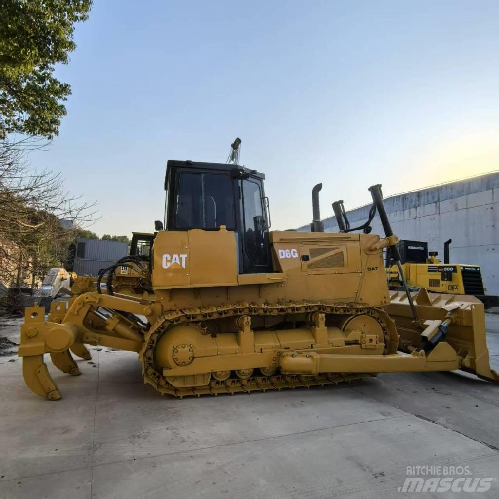 CAT D 6 G LGP II Buldožerji goseničarji