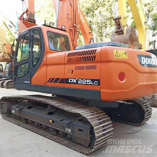 Doosan dx225 Bagri goseničarji