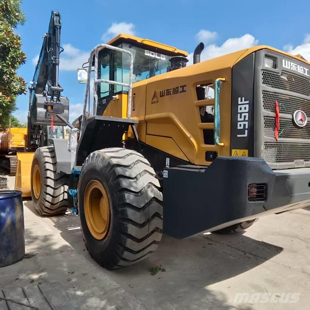 SDLG LG 958 F Kolesni nakladalci