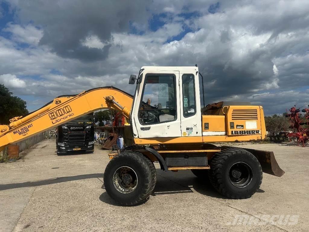 Liebherr A900 Bagri na kolesih