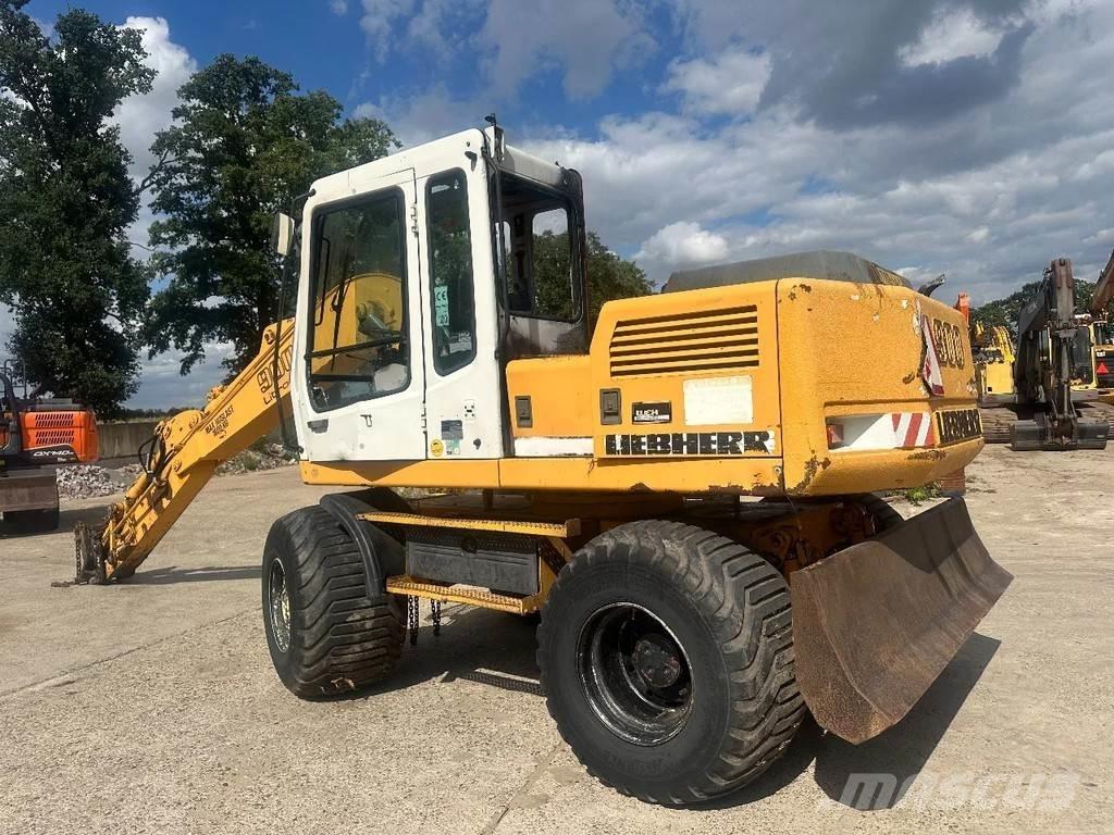 Liebherr A900 Bagri na kolesih