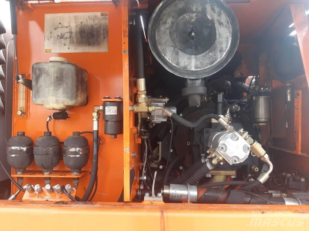 Fiat-Kobelco E175W Bagri na kolesih