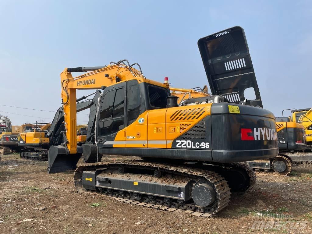 Hyundai 220 Bagri goseničarji