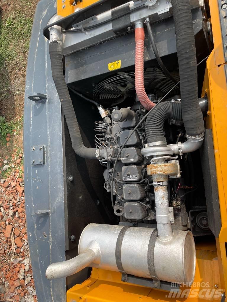 Hyundai 220 Bagri goseničarji