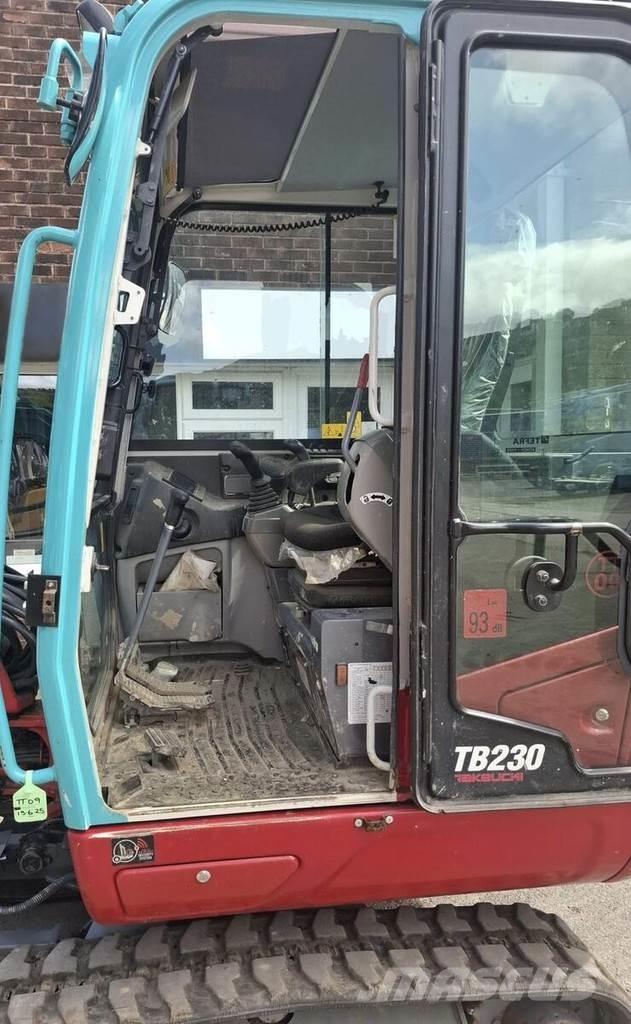 Takeuchi TB230 Mini bagri <7t