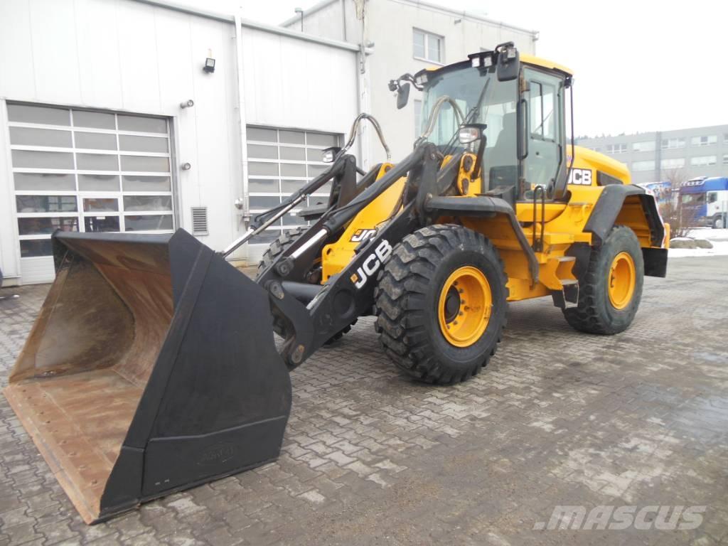 JCB 427 AGT4F Kolesni nakladalci