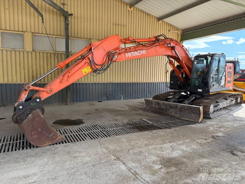 Hitachi ZX 225 Bagri goseničarji