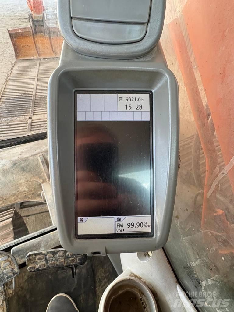 Hitachi ZX 225 Bagri goseničarji