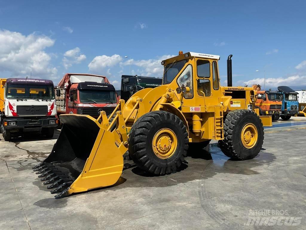 CAT 966C Kolesni nakladalci