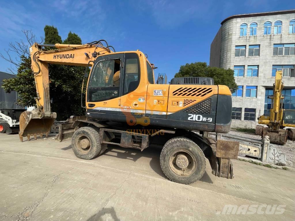 Hyundai R210W-9 Bagri na kolesih