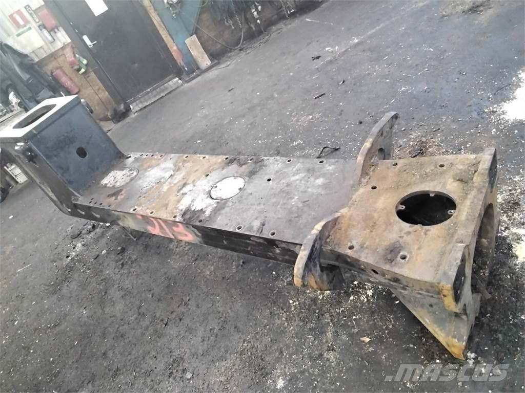 Komatsu 895 Druge komponente