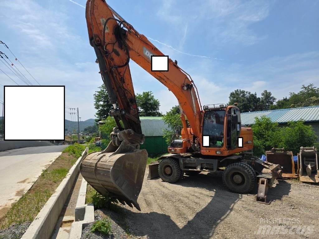 Doosan DX 210 W Bagri na kolesih