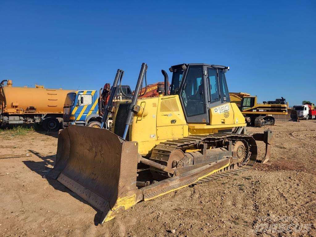New Holland D 180 Buldožerji goseničarji