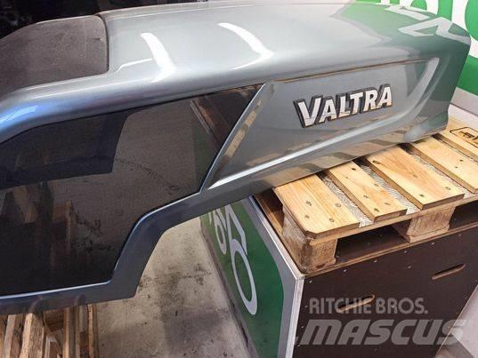 Valtra N 163 hood Kabine in notranjost