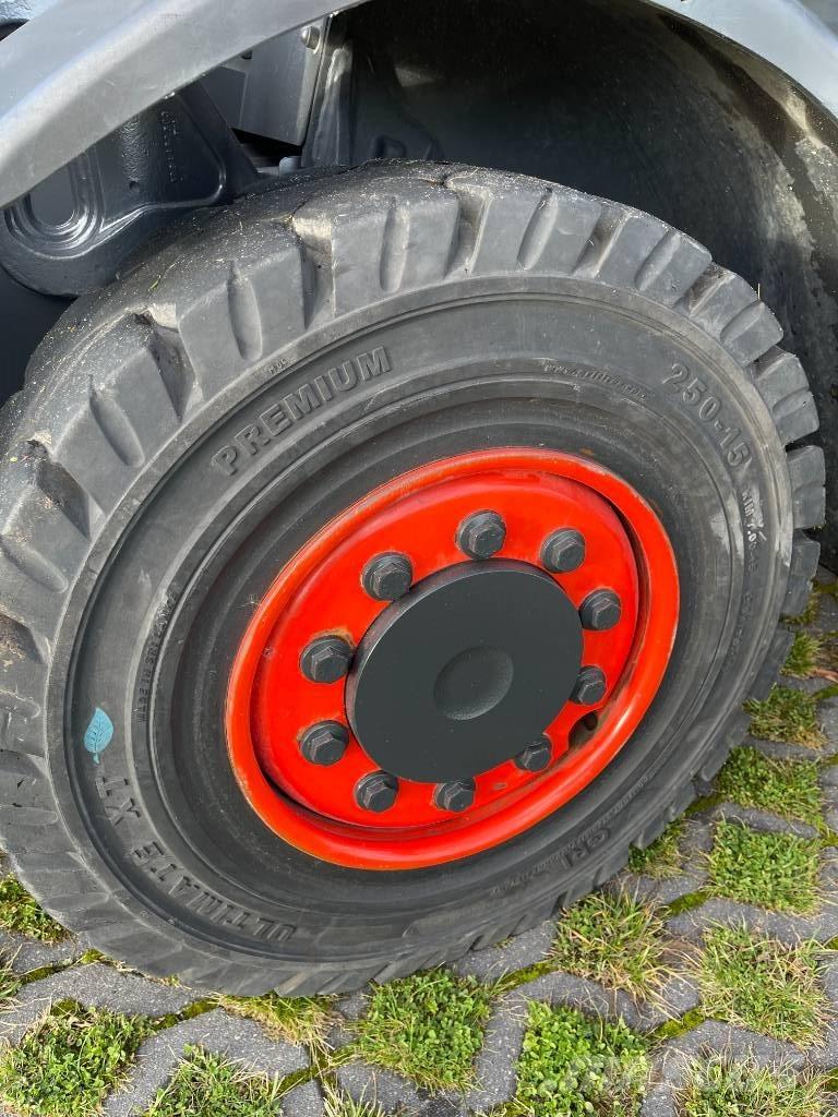 Linde H 40  CNG Plinski viličarji