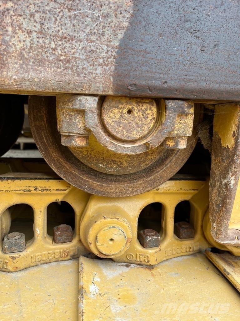 CAT D 6 T LGP Buldožerji goseničarji