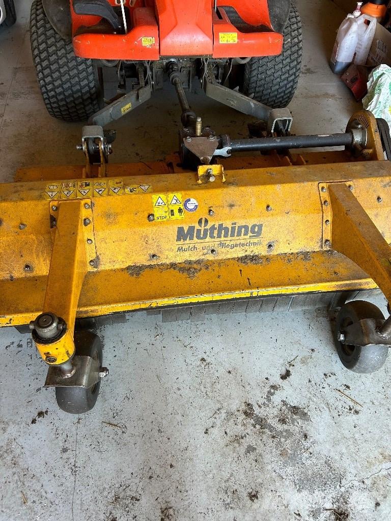 Kubota F 251 Priključne in vlečne kosilnice