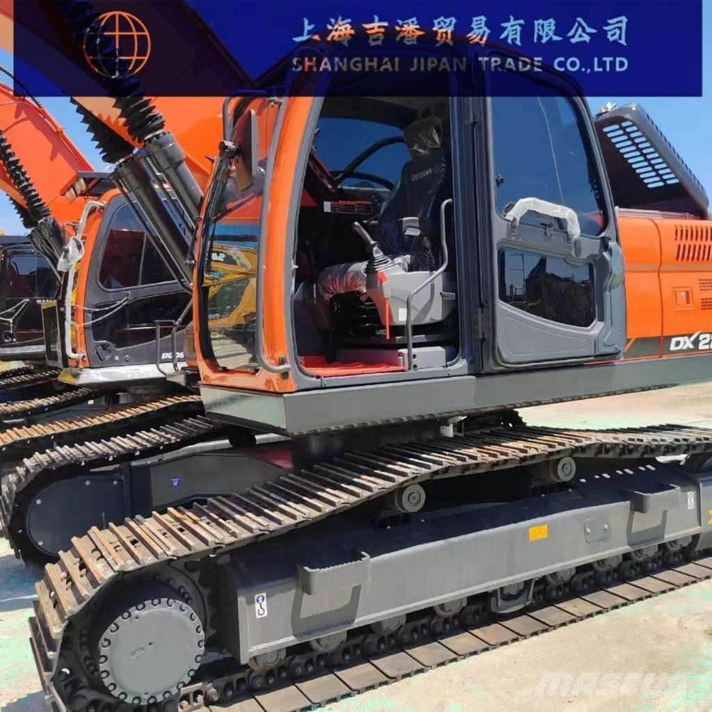 Doosan DX 225 Bagri goseničarji