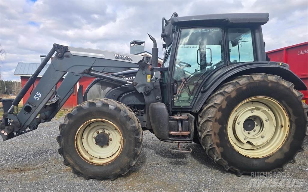 Valtra N141 HiTech Traktorji
