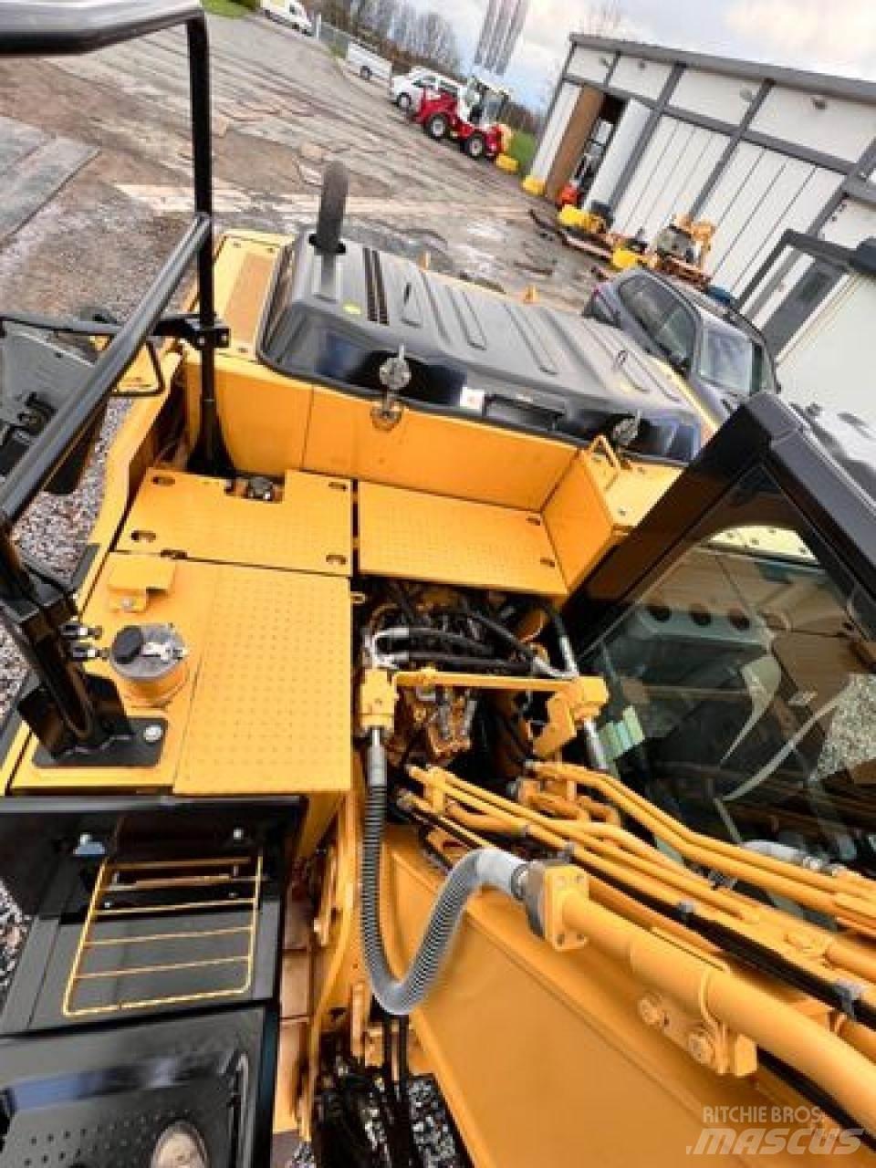 CAT 318EL + HS21 Bagri goseničarji