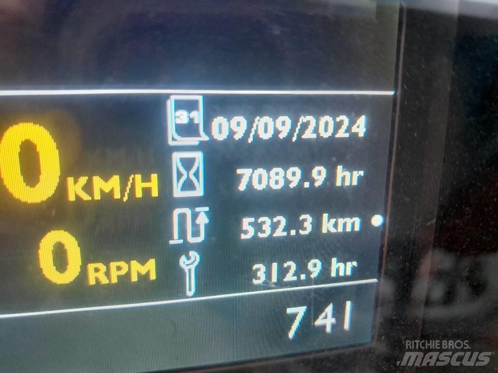 JCB TM 320 Kmetijski teleskopski nakladalci