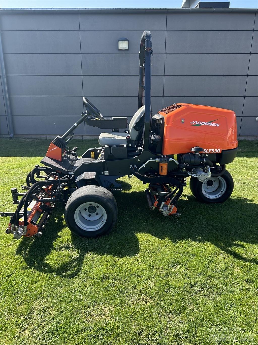 Jacobsen SLF530 Kosilnice za zunanji prostor