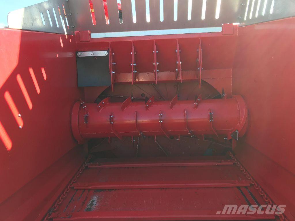 Silofarmer 280 Rezač za bale, oprema za rezanje in odvijanje bal