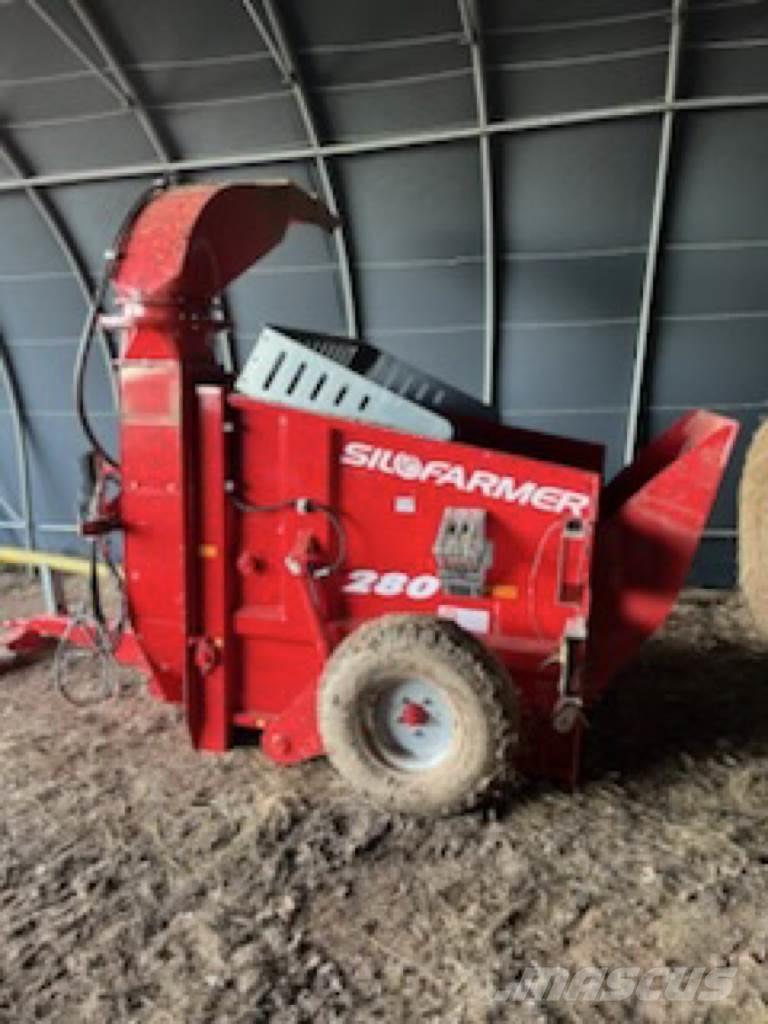 Silofarmer P 280 Rezač za bale, oprema za rezanje in odvijanje bal