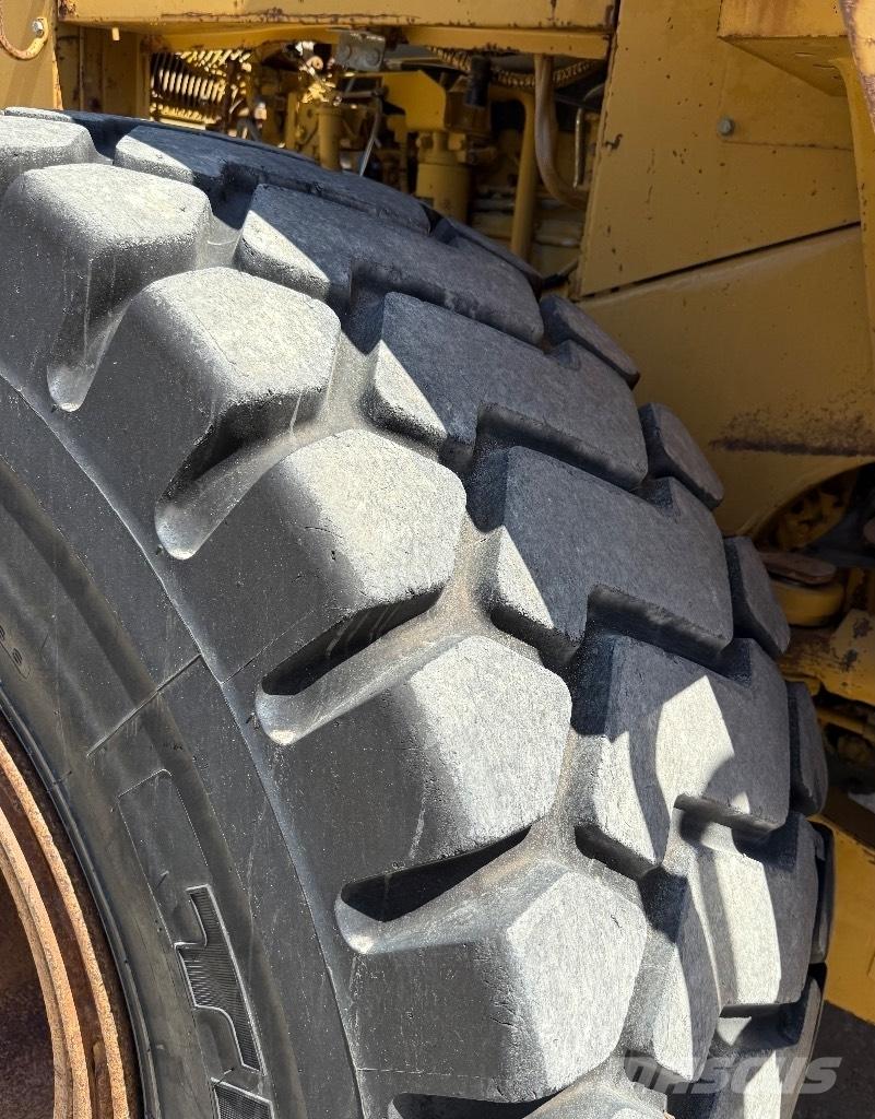 CAT 950 F Kolesni nakladalci