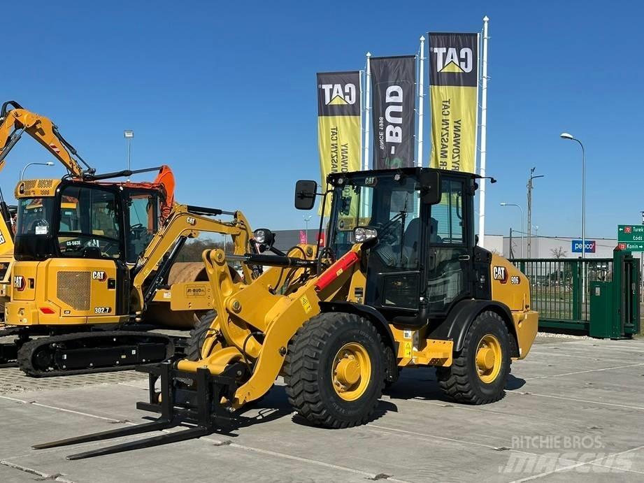 CAT 906 Kolesni nakladalci