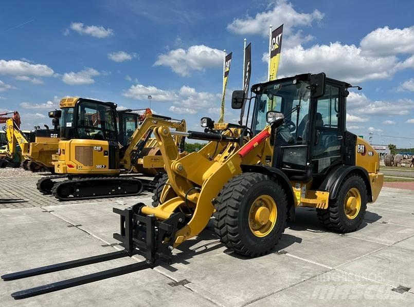 CAT 906 Kolesni nakladalci