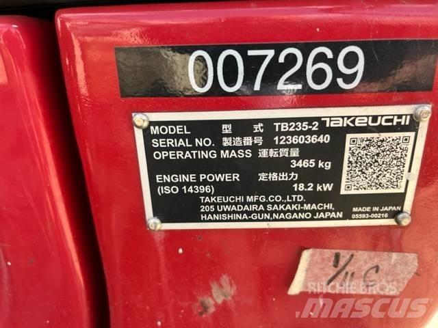 Takeuchi TB235 Mini bagri <7t