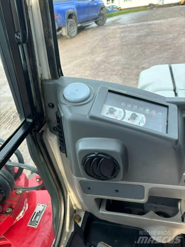 Takeuchi TB 250 Mini bagri <7t