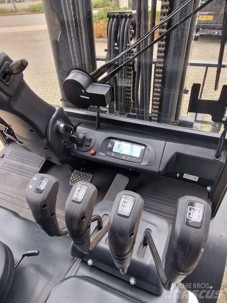 Bobcat B 30 X-7 Plus Električni viličarji