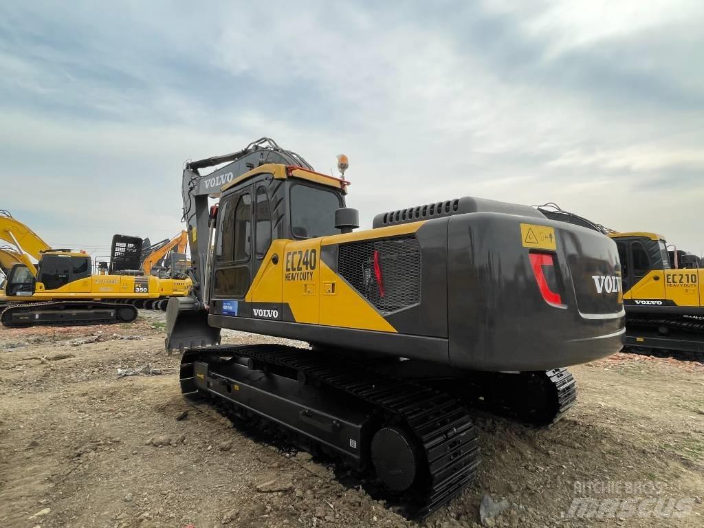 Volvo EC240D Bagri goseničarji