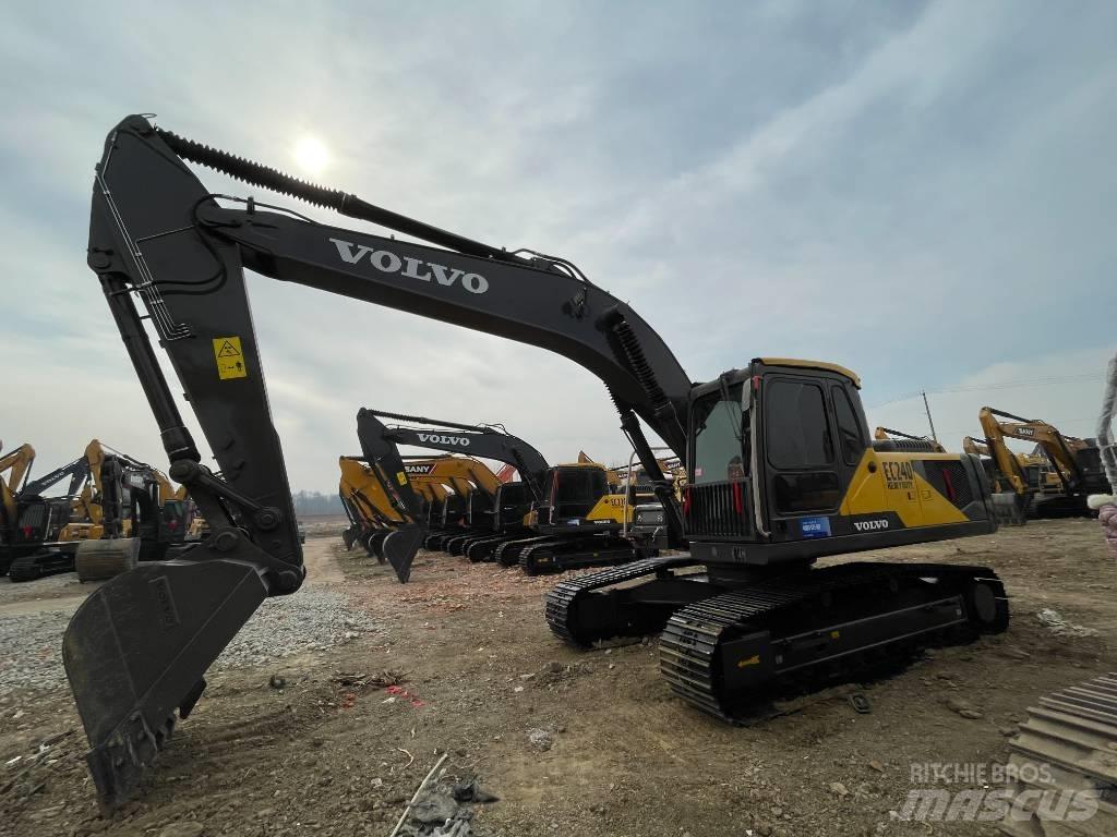 Volvo EC240D Bagri goseničarji