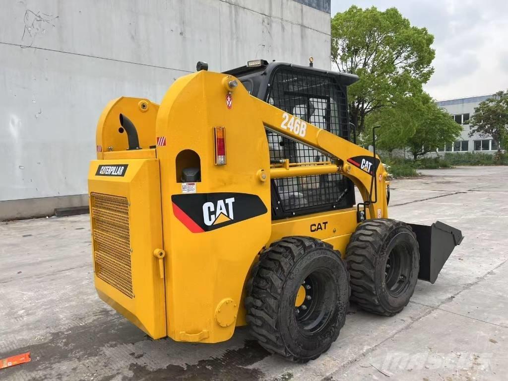 CAT 246 B Mini nakladalci
