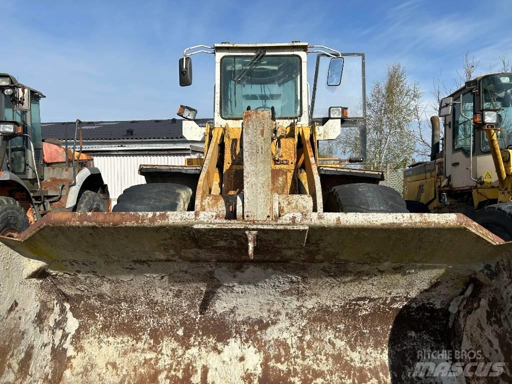 Liebherr L 551 Kolesni nakladalci