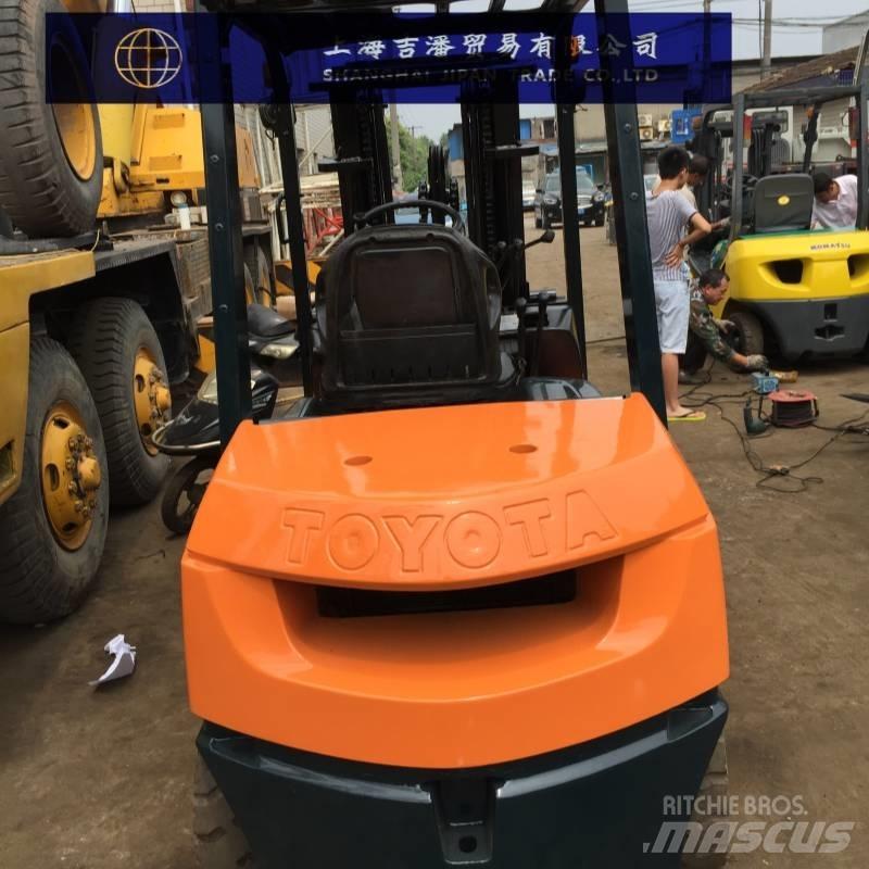 Toyota 7 FD 30 Dizelski viličarji