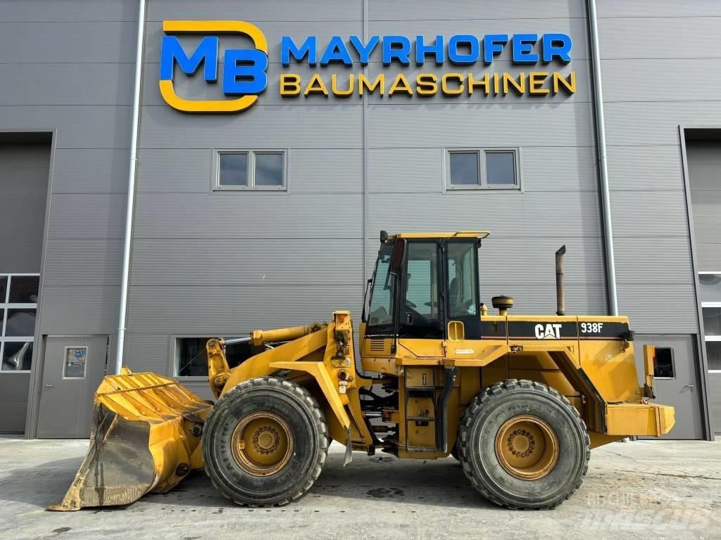 CAT 938F Kolesni nakladalci