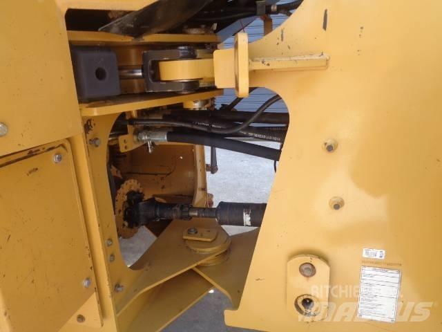 CAT 930 G Kolesni nakladalci