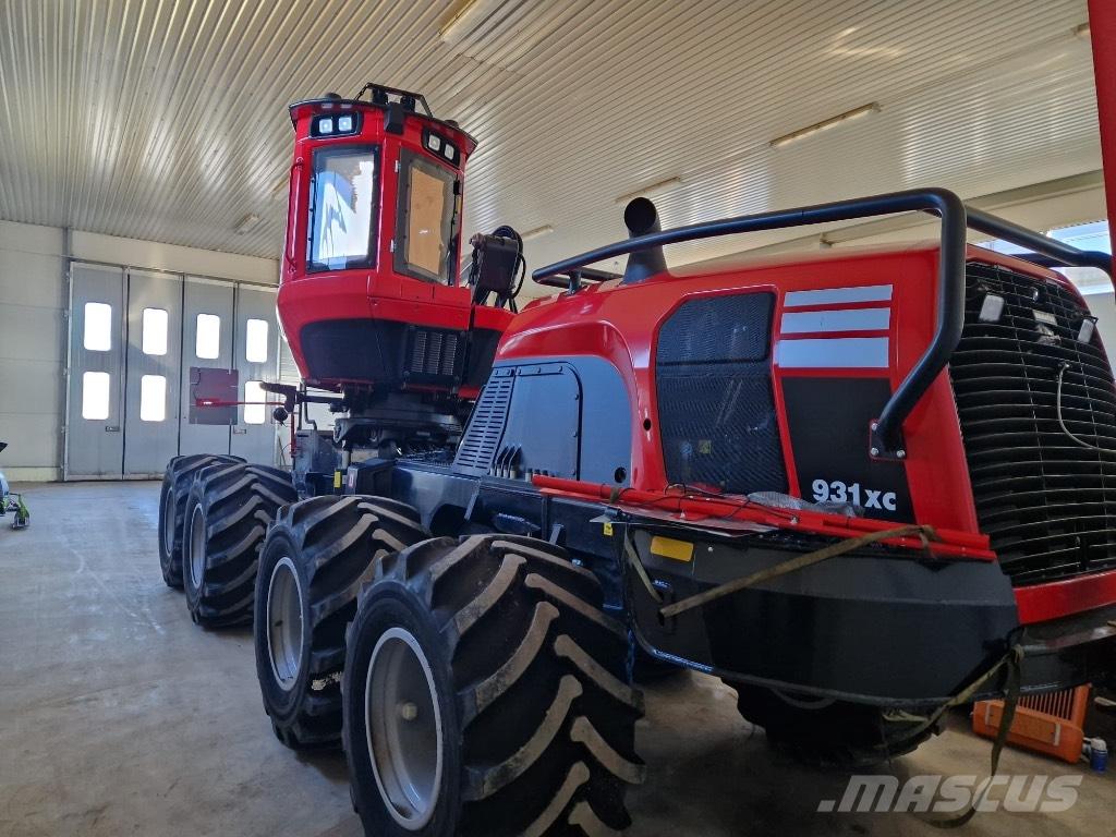 Komatsu 931 XC Harvesterji